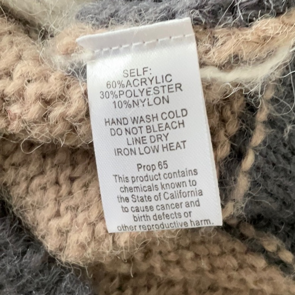 Promesa Sweater Size Medium - Picture 6 of 6
